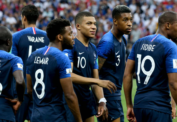 志上演了一 志上演了一